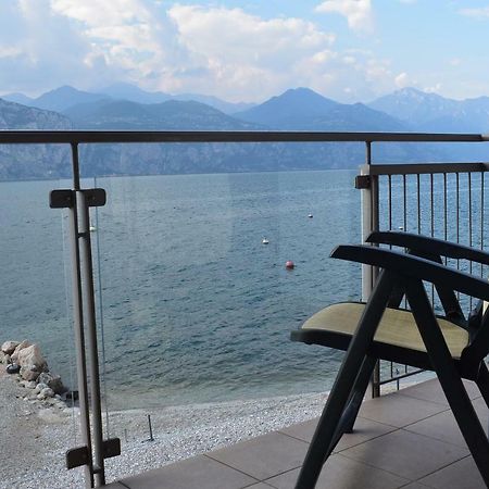 Hotel Garni Vela D'Oro Бренцоне сул Гарда Екстериор снимка