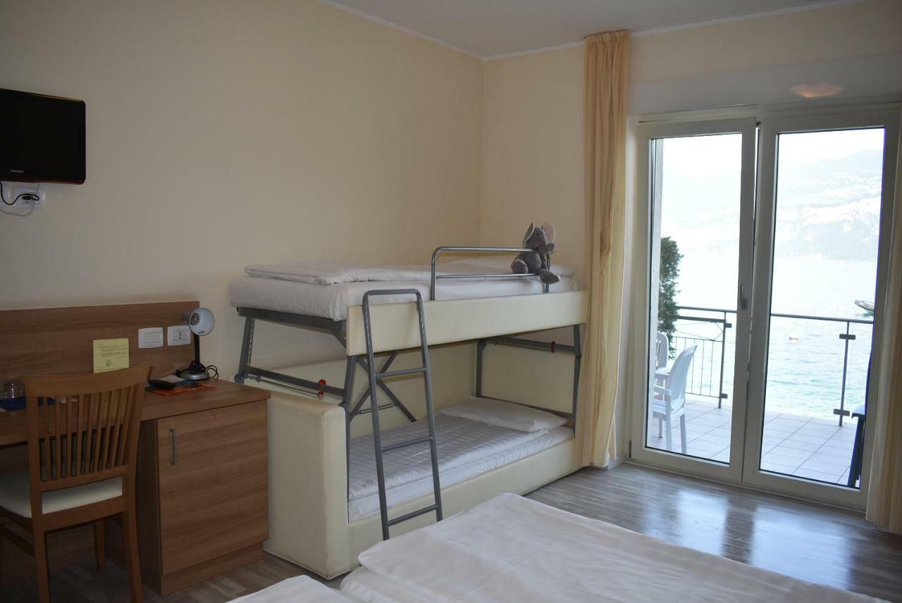 Hotel Garni Vela D'Oro Бренцоне сул Гарда Екстериор снимка