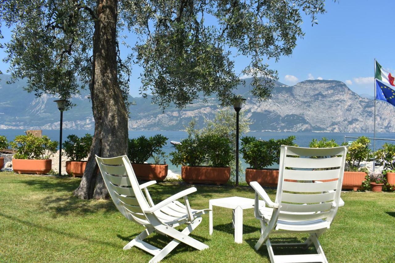 Hotel Garni Vela D'Oro Бренцоне сул Гарда Екстериор снимка